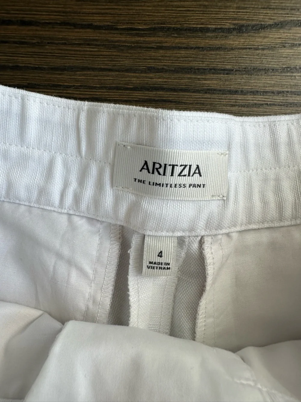 Aritzia The Limitless Pant - Cruiselinen - Size 4
